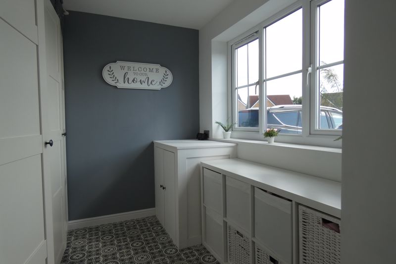 Entrance Hallway/Porch- click for photo gallery